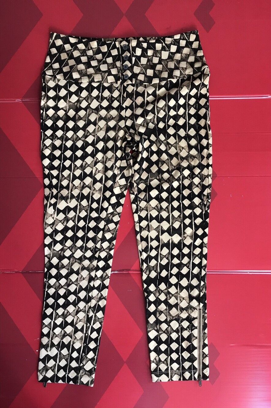 NWT ELIZABETH and JAMES CAPRI LEGGINGS PANTS Size 4